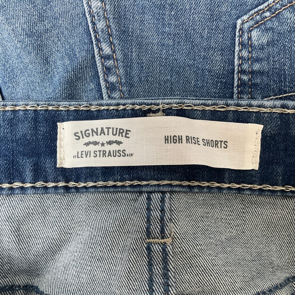 Signature Levi Strauss High Rise Shorts Womens 16 Blue Cotton Simply Stretch NEW - Picture 3 of 12